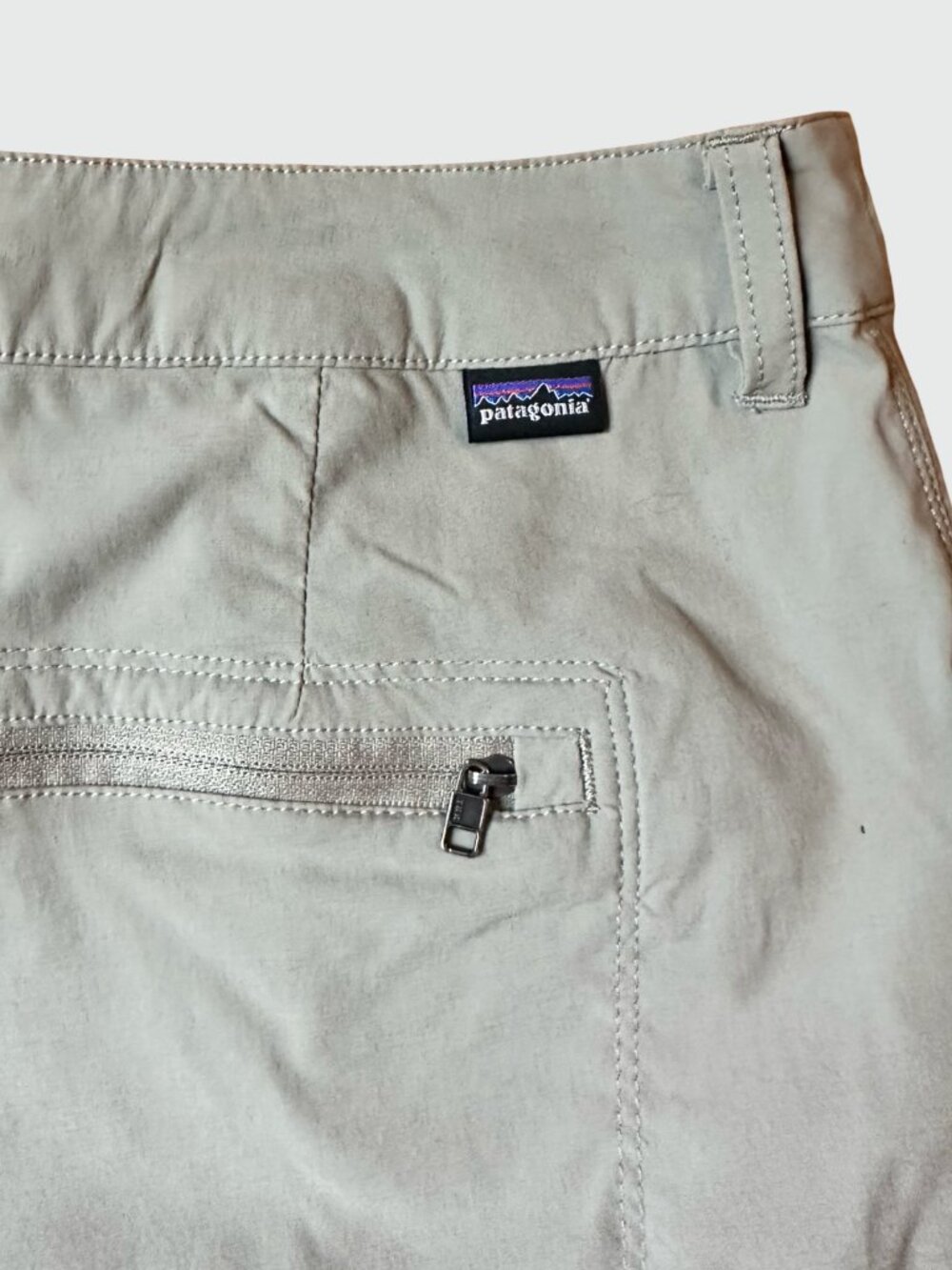 Patagonia Khaki Women's Size 8 Outdoor Hiking Shorts Gorpcore Active - Picture 8 of 13